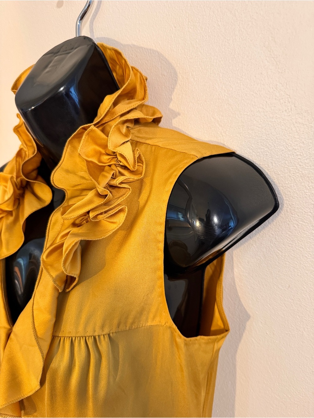 Elie Tahari Mustard Ruffle Collar Sleeveless Blouse | Size XS - Picture 4 of 8